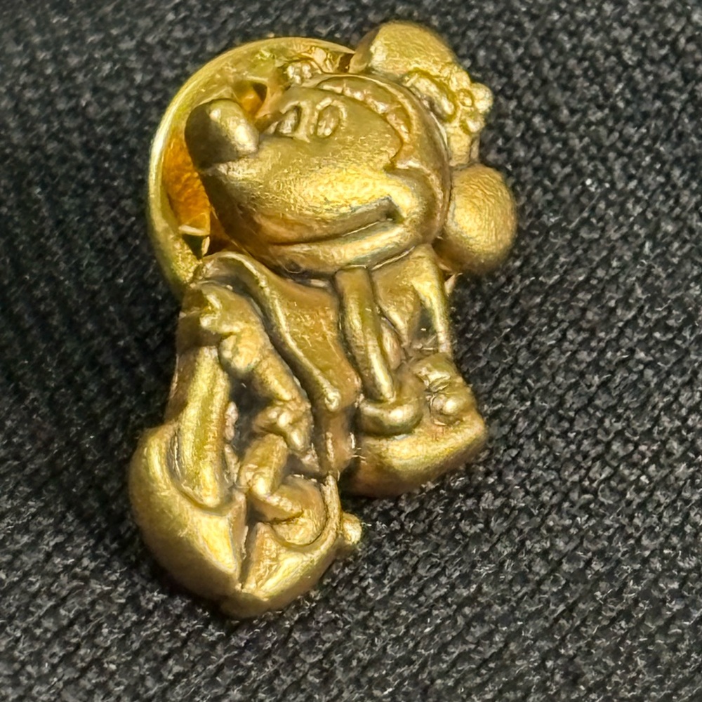 Disney Mini Minnie Mouse Gold tone Pin